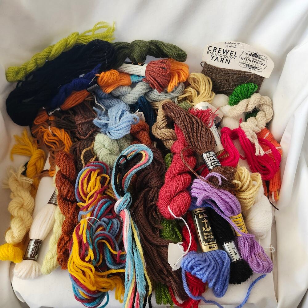 Grab Bag Tapestry Persian Wool Needlepoint Crewel 10oz B19